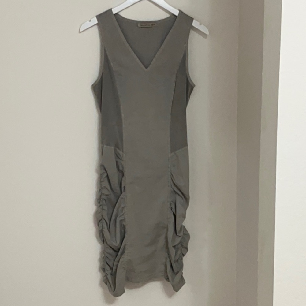 Chic Sleeveless Gray Midi Dress